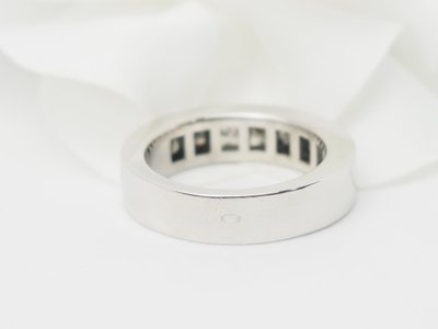 Fede nuziale in oro bianco con diamanti taglio principessa da 1,50 ct