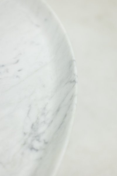 Pair of nesting tables in Carrara marble. Contemporary. LS64411609M
