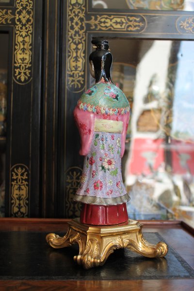 Coppia di "Dame di Corte"