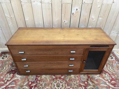 Postboten-Handelsmöbel in einem Sideboard und einer Kommode aus massiver Eiche, 1950