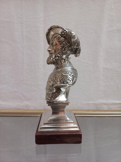 Busto del XIX secolo in bronzo argentato e marmo rosso