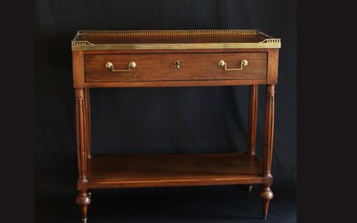Console Louis XVI, walnut, XVIIIth century