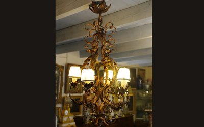 Lampadario a gabbia in ferro battuto