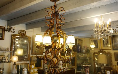 Lampadario a gabbia in ferro battuto