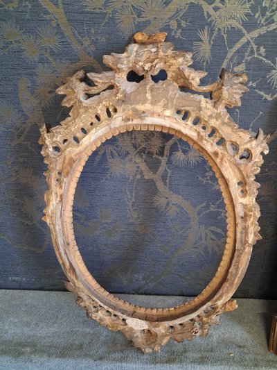 Cadre époque XIX bois sculpté  69 x 43