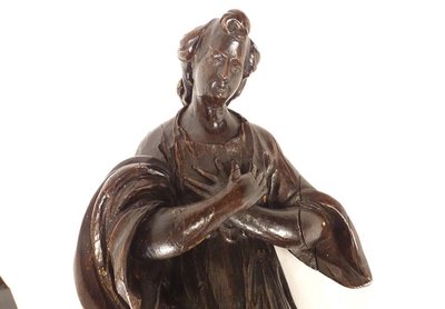 2 grandi sculture statue coppia di angeli in quercia intagliata del XVII secolo