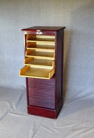 Curtain filing cabinet, by Thonet 1932