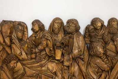 Retable rhénan, Dormition en bois sculpté en bas-relief, XIXe siècle.  LS64443009M