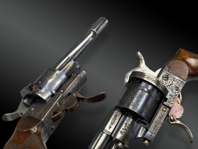 Coffret contenant un REVOLVER LEFAUCHEUX FINITION LUXE Belgique – XIXème siècle.