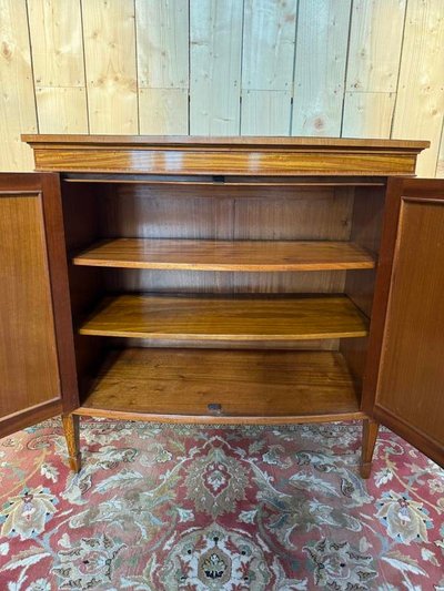 Buffet con pressa in stile inglese