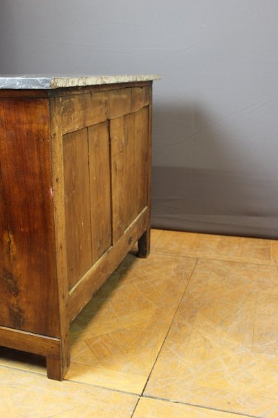 Comò Impero con colonne staccate in noce, inizio XIX secolo