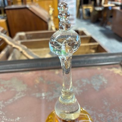 Grande cloche ancienne en verre du XIXe siècle. Jaune et blanc. Dimensions : hauteur 35 cm, diamètre 15 cm.