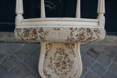 Poltrona bassa in stile Luigi XVI con timbro di Georges Jacob