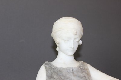 Scultura in alabastro, Donna con turbante di Corrini