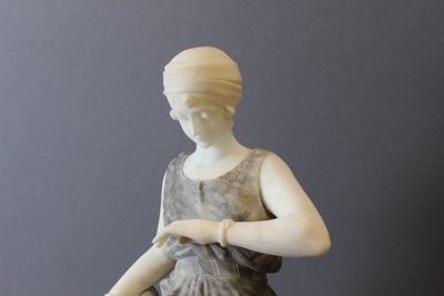 Scultura in alabastro, Donna con turbante di Corrini