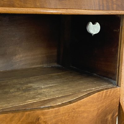 Table de chevet en noyer Louis XV