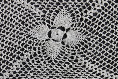 Pair of handmade lace curtains with floral decoration d: 250 x 55 cm each