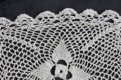 Pair of handmade lace curtains with floral decoration d: 250 x 55 cm each