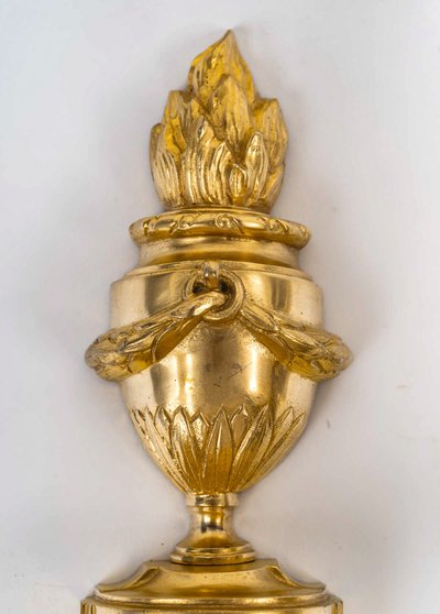 Paire d’Appliques en Bronze Ciselé à Deux Bras de Lumières de style Louis XVI vers 1850
