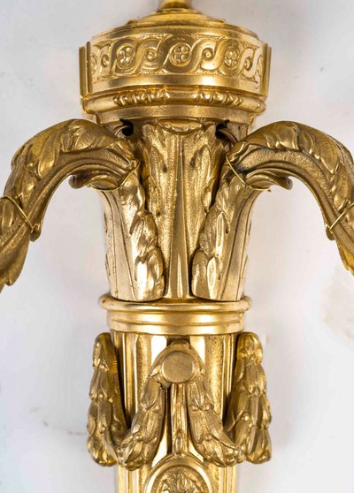 Paire d’Appliques en Bronze Ciselé à Deux Bras de Lumières de style Louis XVI vers 1850