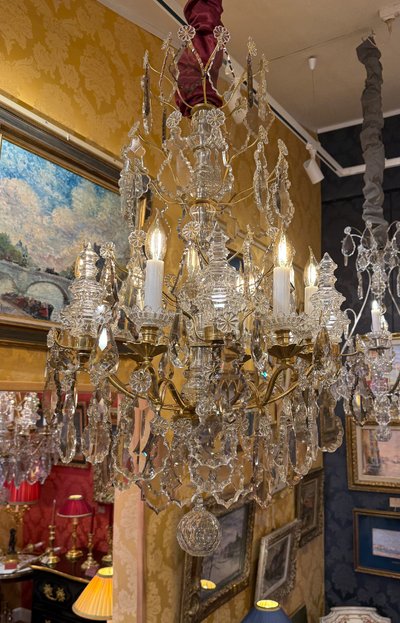 Signed Baccarat - Louis XV Style Chandelier in Gilt Bronze and Cut Crystal, circa 1880-1890