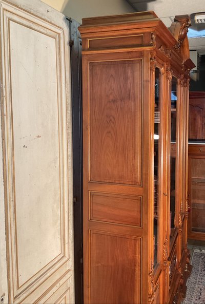 Grande libreria Napoleone III in noce biondo del XIX secolo a 3 ante