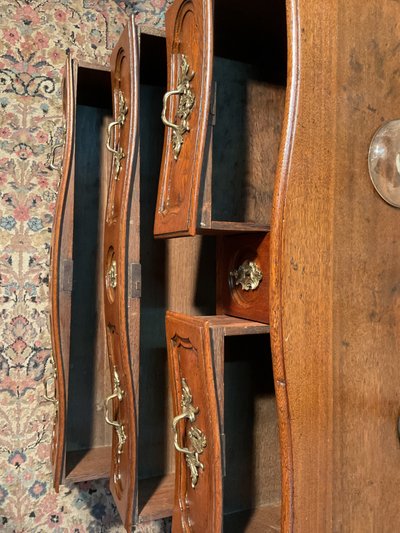 Commode parisienne 18 eme en chêne 