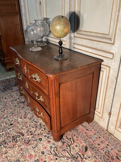 Commode parisienne 18 eme en chêne 
