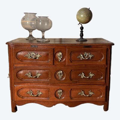 Commode parisienne 18 eme en chêne 