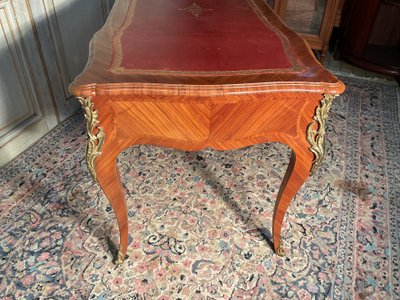 Scrivania piatta in palissandro e bellissimi bronzi