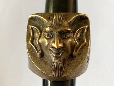 Satanischer Herrenring. Versilberte Bronze aus dem 19. Jahrhundert. 1874. Teufel. Esoterisch.