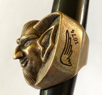 Satanischer Herrenring. Versilberte Bronze aus dem 19. Jahrhundert. 1874. Teufel. Esoterisch.