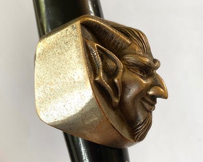 Satanischer Herrenring. Versilberte Bronze aus dem 19. Jahrhundert. 1874. Teufel. Esoterisch.