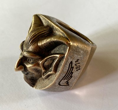 Satanischer Herrenring. Versilberte Bronze aus dem 19. Jahrhundert. 1874. Teufel. Esoterisch.