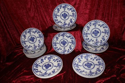 24 englische Steingutteller von Minton, Delfter Blau-Dekor, spätes 19. Jahrhundert