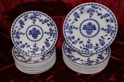 24 englische Steingutteller von Minton, Delfter Blau-Dekor, spätes 19. Jahrhundert
