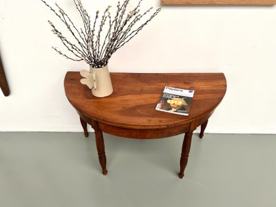 Table demi-lune en noyer massif, circa 1900