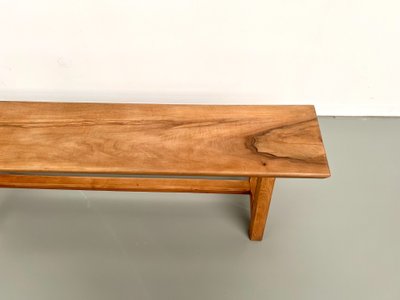 Petit banc en noyer, années 70