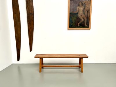 Petit banc en noyer, années 70
