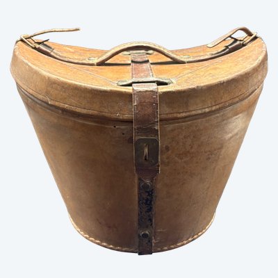 VALIGIA CON CAPPELLO A CILINDRO