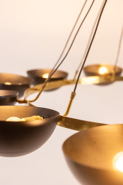 Lampadario o lampada a sospensione moderna a 10 luci, in ottone e lacca nera. LS 64521208U