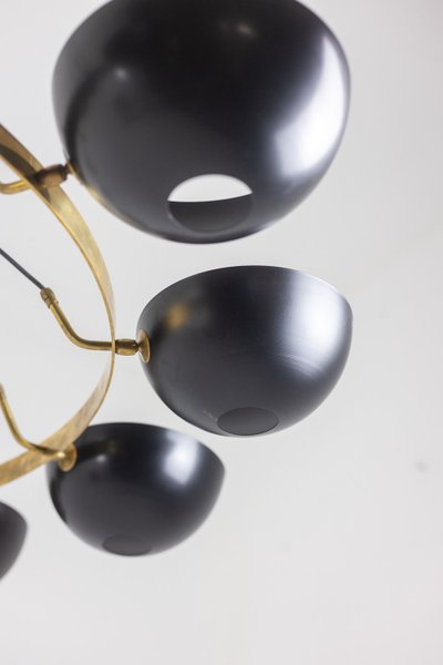 Lampadario o lampada a sospensione moderna a 10 luci, in ottone e lacca nera. LS 64521208U
