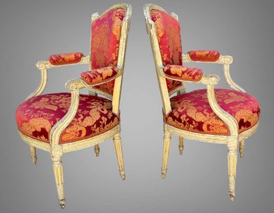 PAIR OF 18TH CENTURY LOUIS XVI ARMCHAIRS IN LACQUERED WOOD COVERED IN FABRIC