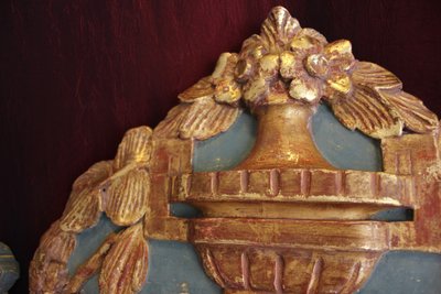 69 x 123 cm Louis XVI mirror, 18th century, carved and gilded wood