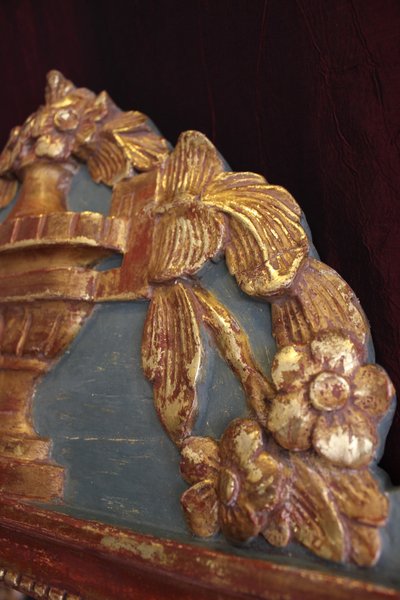 69 x 123 cm Louis XVI mirror, 18th century, carved and gilded wood