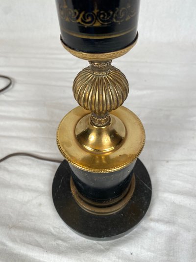 Pied de lampe en métal laqué noir sur base marbre, milieu XXe