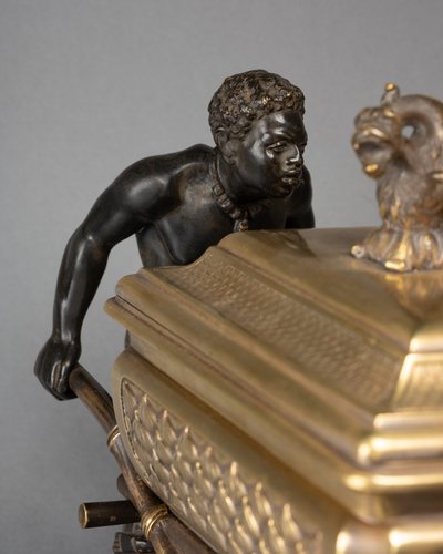 Arche d’Alliance portée par deux Éthiopiens, bronze du XIXe siècle 
