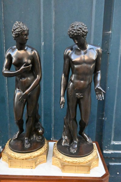 Paar seltener Bronzen: Die Medici-Venus und der Belvedere-Antinoos nach der Antike