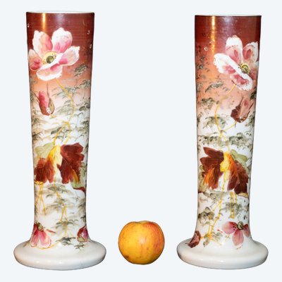 Paire de vases en opaline Art Nouveau