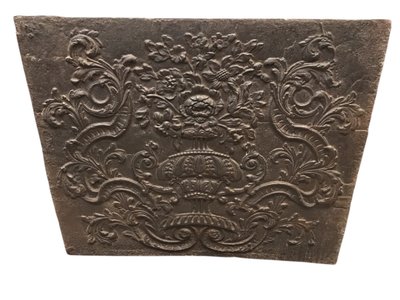 Grande piastra antica per camino in ghisa del XVIII secolo